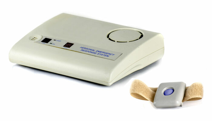 4 features to look for in a medical alert system for seniors