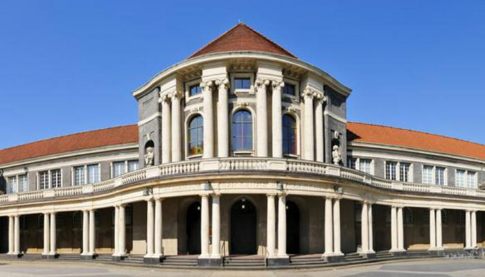 4 popular colleges that offer master’s degree in data management