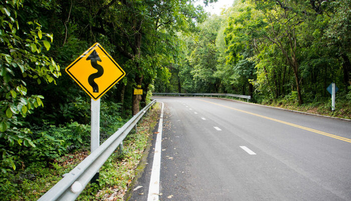 4 road warning signs everyone should know