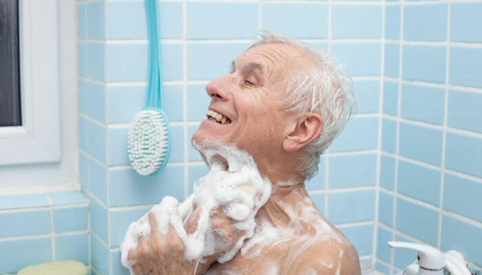 Walk bathtubs for seniors – Things you should know