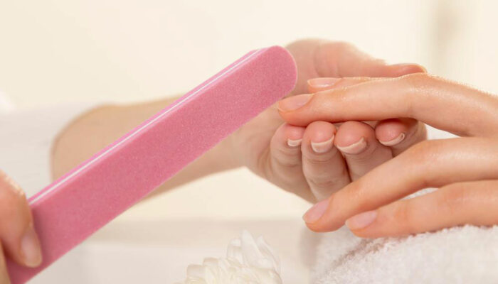 How to plan a career as a nail technician