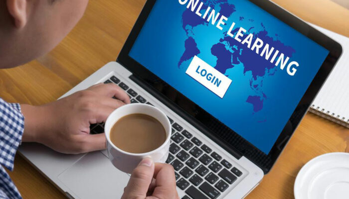 How does an RN to BSN online degree work