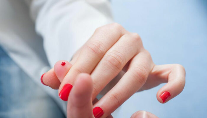 Know about the popular online nail technician schools