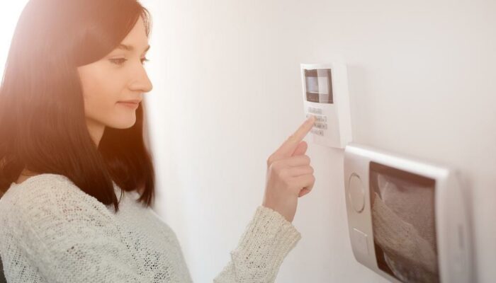 The Control Technologies And Devices Used In Smart Home Systems