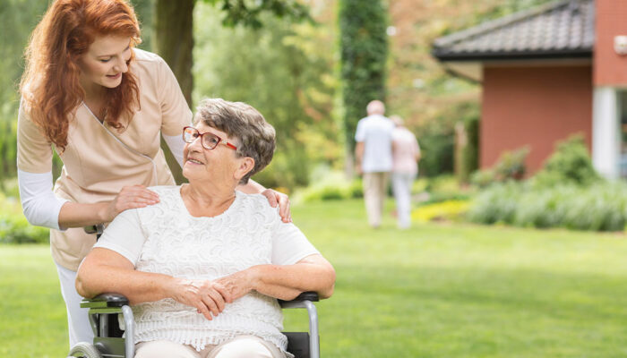 10 tips to select an assisted living facility