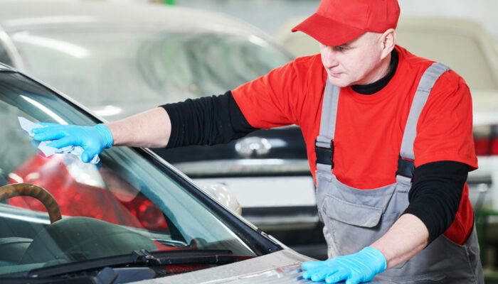 Things to Consider When Choosing Auto Glass Repair Services